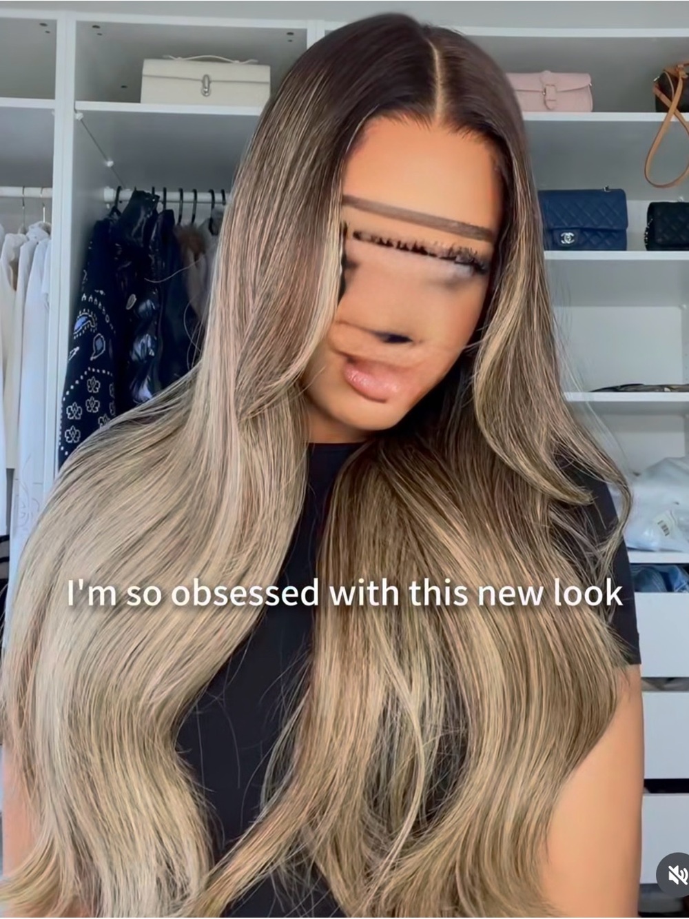 28” Women’s Long Layered Wig in Ash Blonde